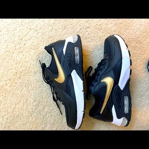Never been worn Nike Air Max size 7!